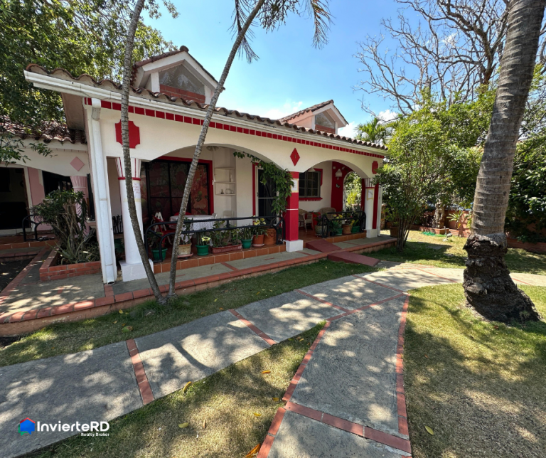 Casa amueblada en venta en Boca Chica