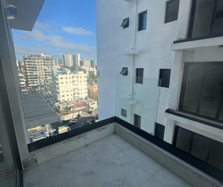 Torre de Apartamentos en Evaristo Morales