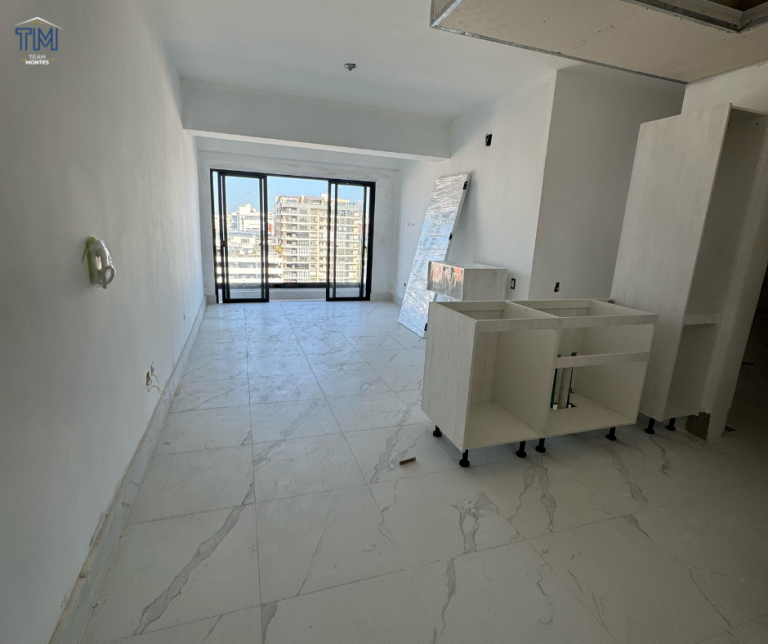 Torre de Apartamentos en Evaristo Morales
