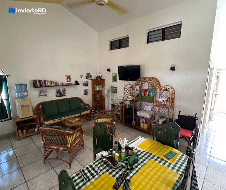 Casa amueblada en venta en Boca Chica