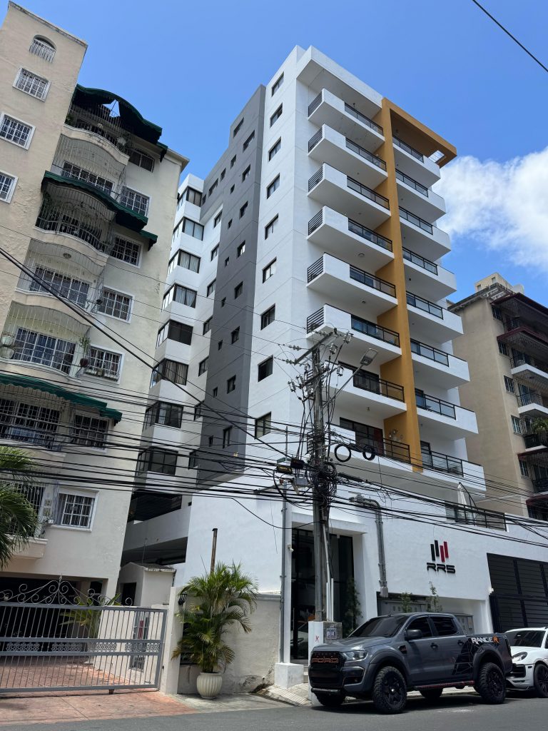 Apartamento de 3 habitaciones en venta en Evaristo Morales