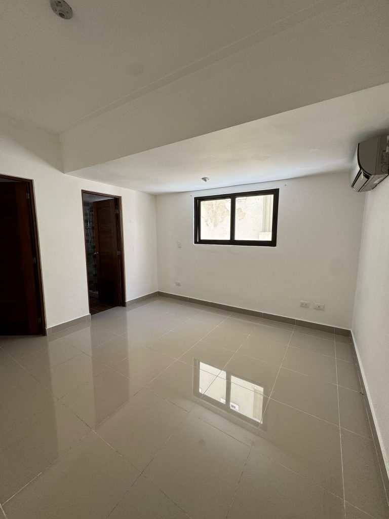 Apartamento de 3 habitaciones en venta en Evaristo Morales